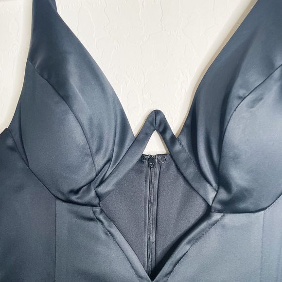 NEW NBD Black Cutout Underwire Midi Dress - Picture 6 of 9